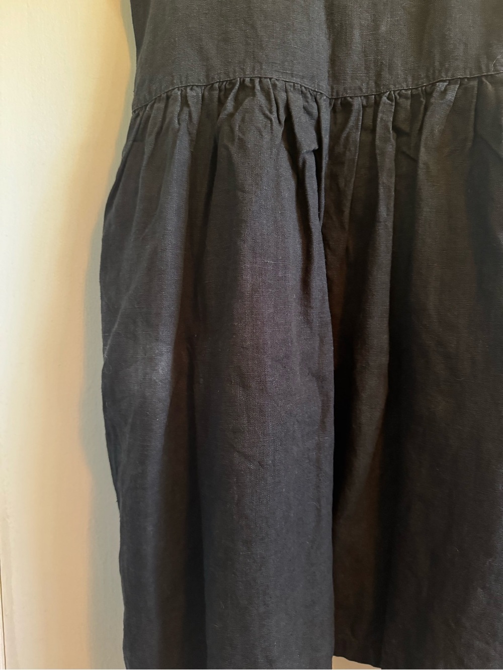 Beaton Linen sleeveless gathered dress - Picture 7 of 10